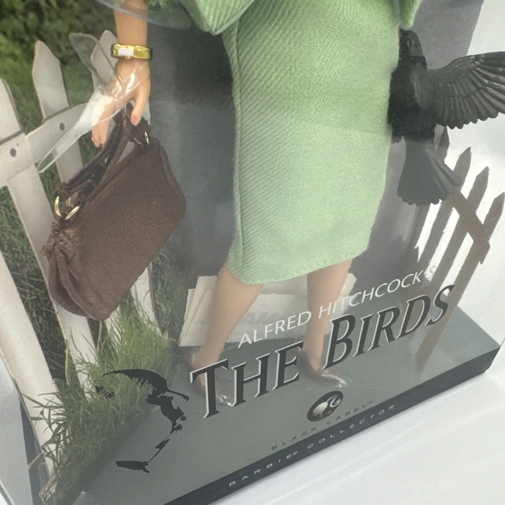 2008 The‎ Birds Barbie Doll - Black Label - Alfred Hitchcock 1963 Movie L9633